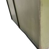 Industrial workshop furniture with 10 khaki flaps