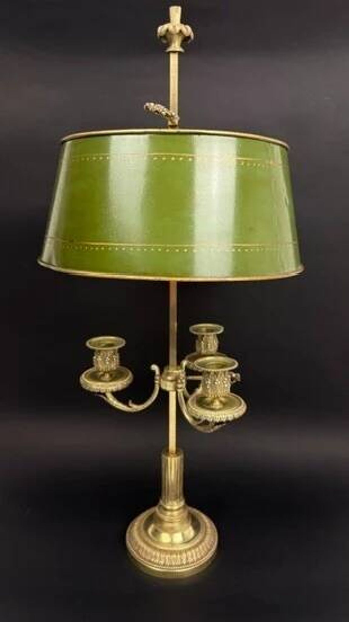 Bronze bouillotte lamp from the 19th century.