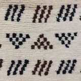 Azilal Berber rug in handmade wool 180 X 105 CM