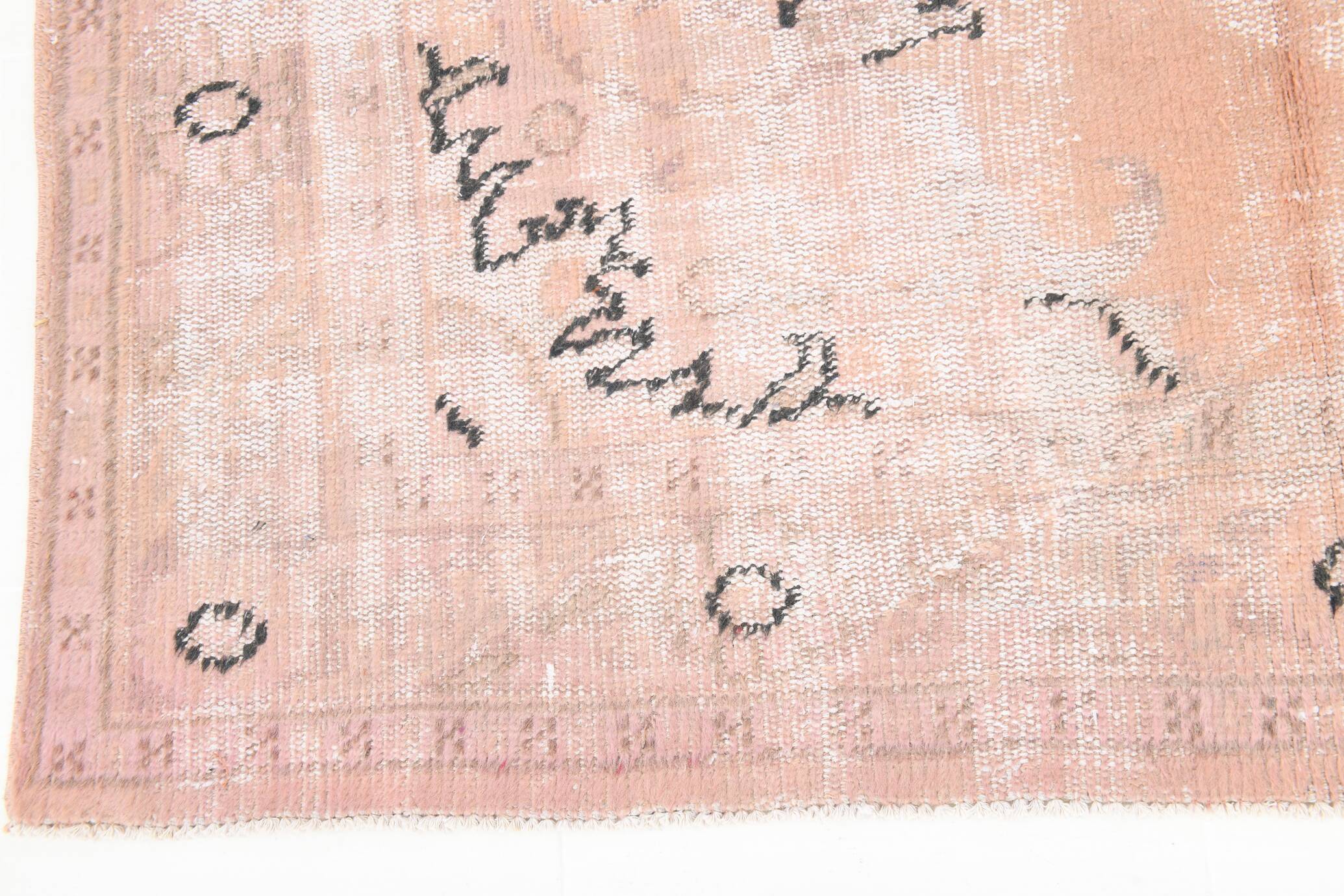 6x10 Vintage Salmon & Beige Classic Vintage Rug, 175x304Cm