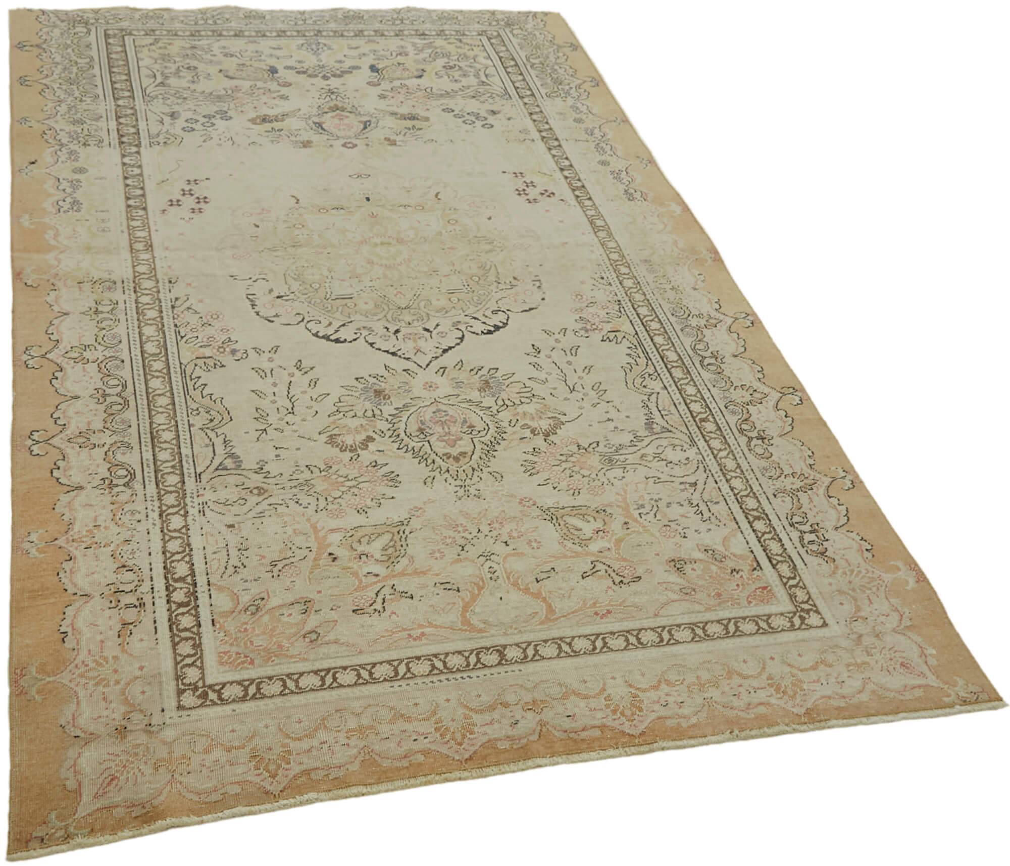Turkish Vintage Anatolian Rug 137 cm x 208 cm