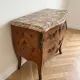 Commode Louis XV en bois de rose et marqueterie