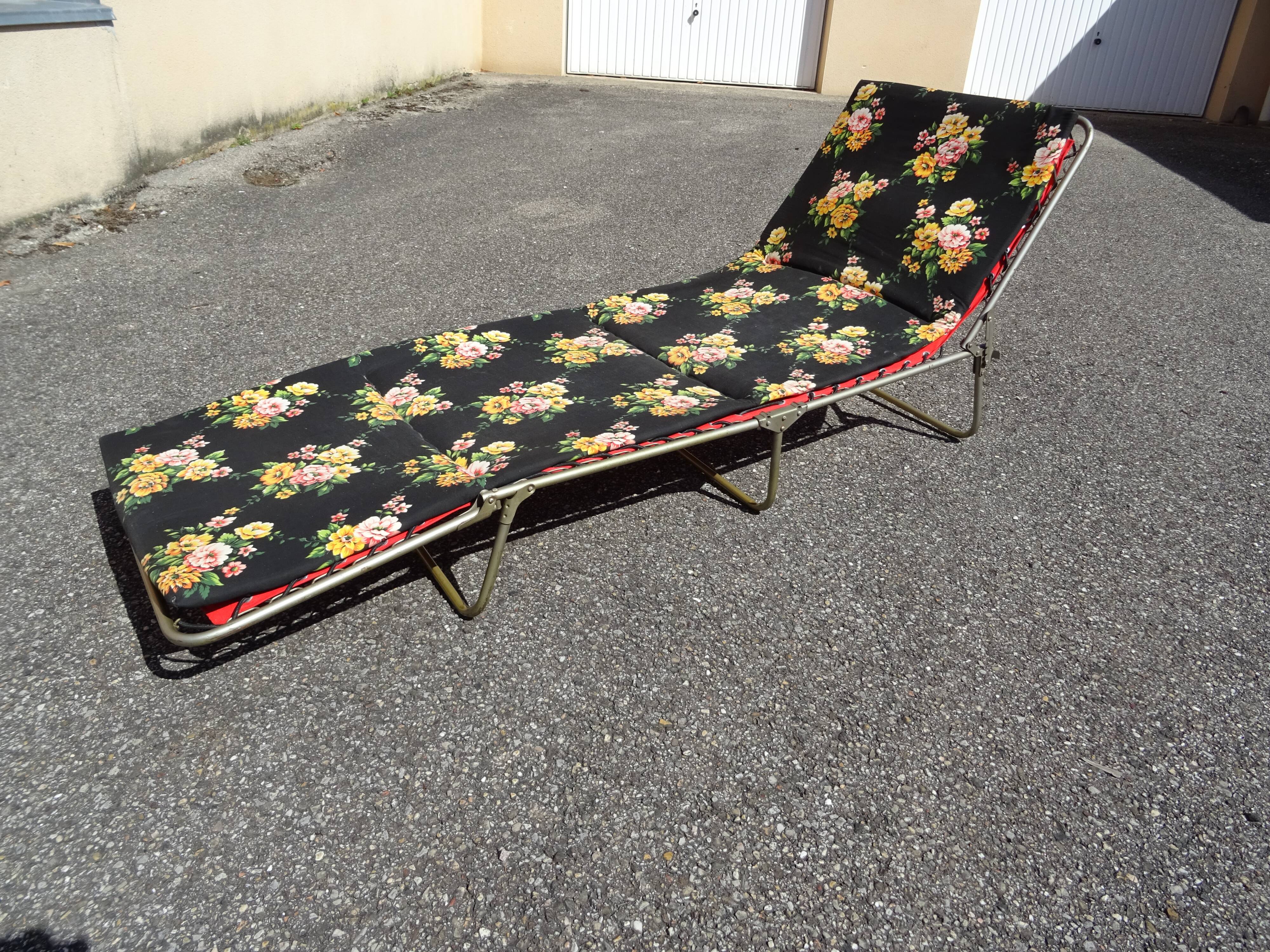 Folding chaise longue cous camp bed with flowers vintage brand Castel Joyeux