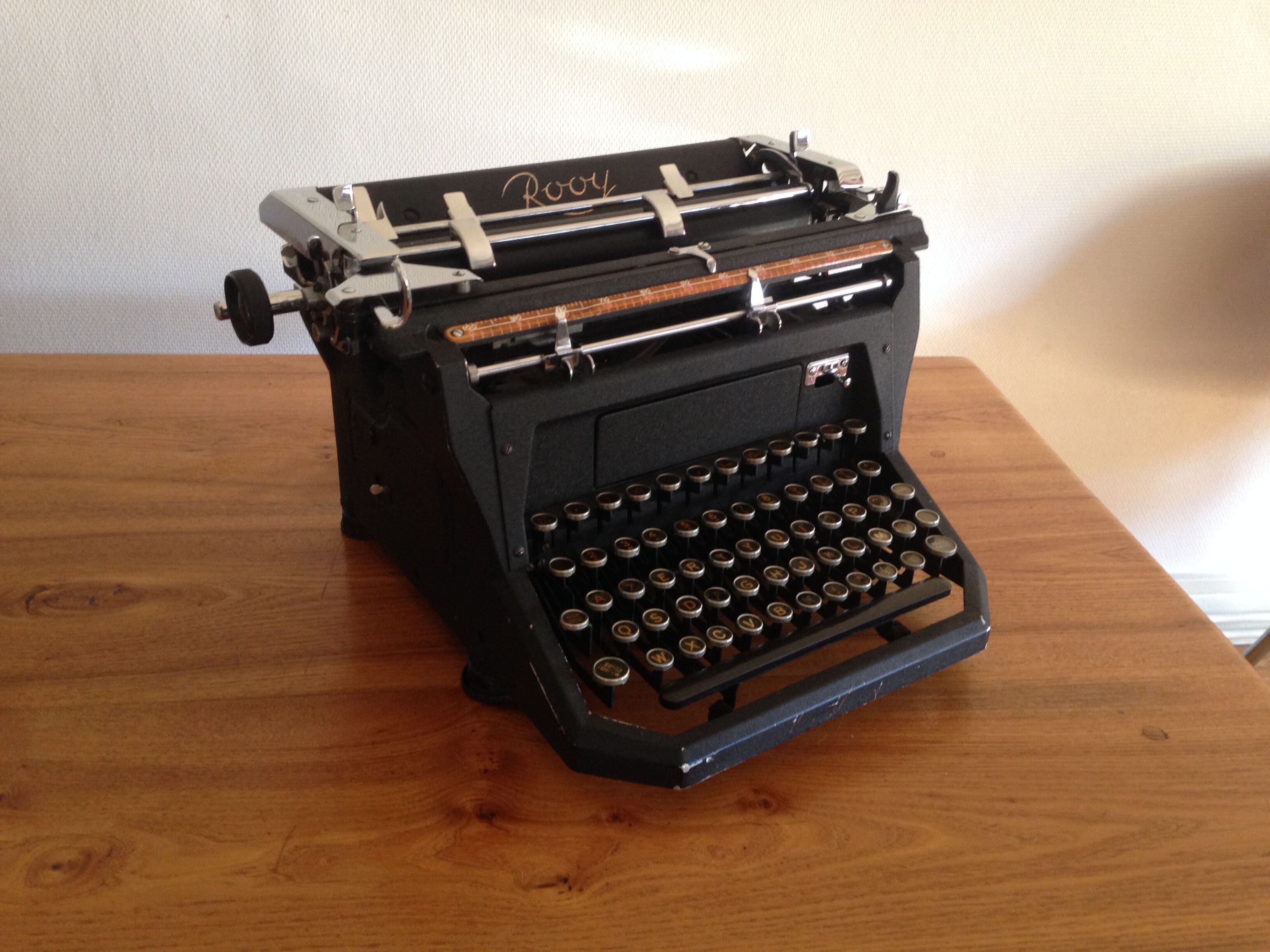 Typewriter Rooy B44 1950