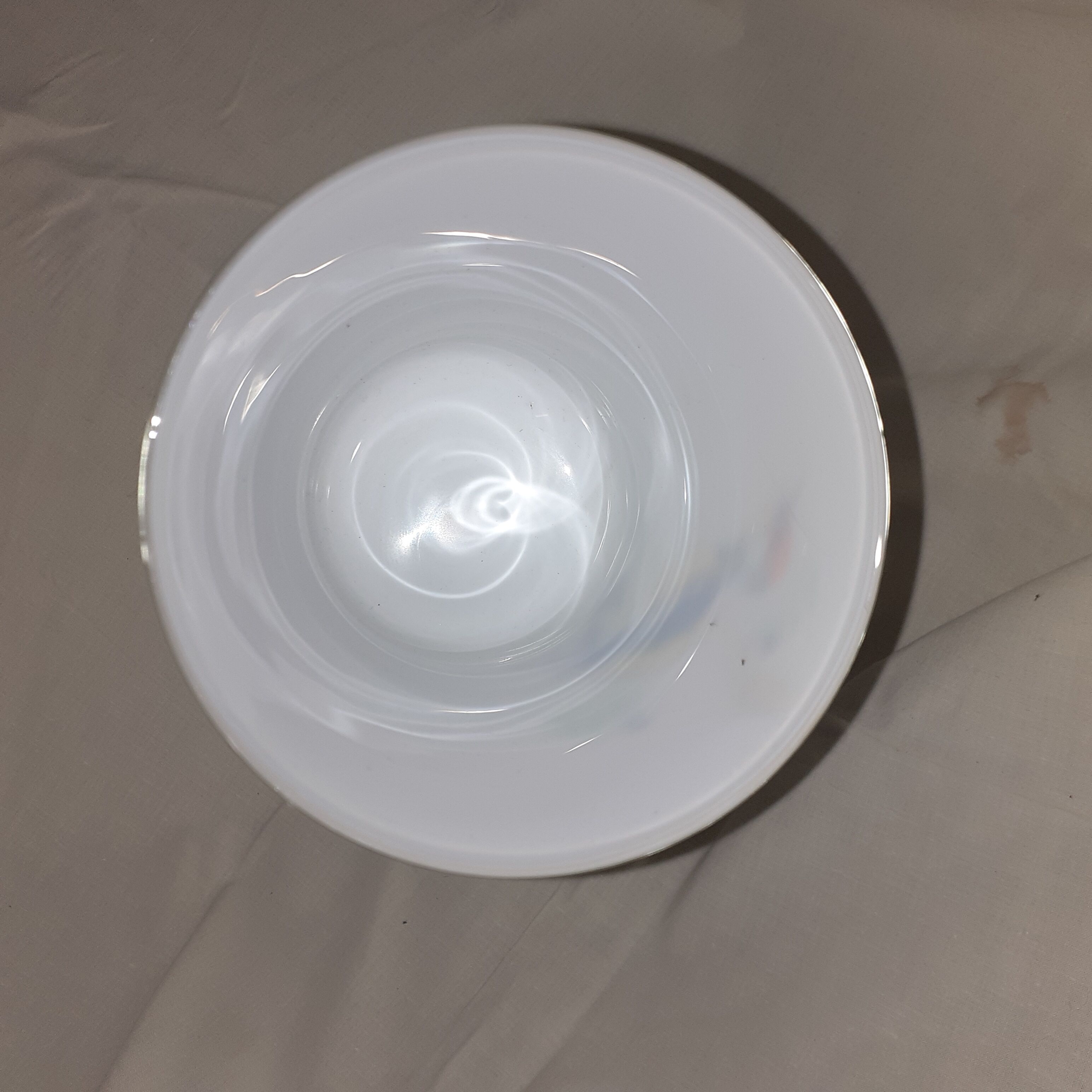 Fairground opaline vase and white glass decor bird