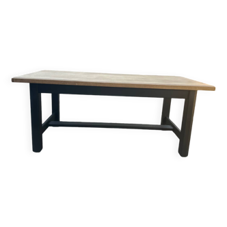 Farm table