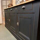 Buffet enfilade of trade