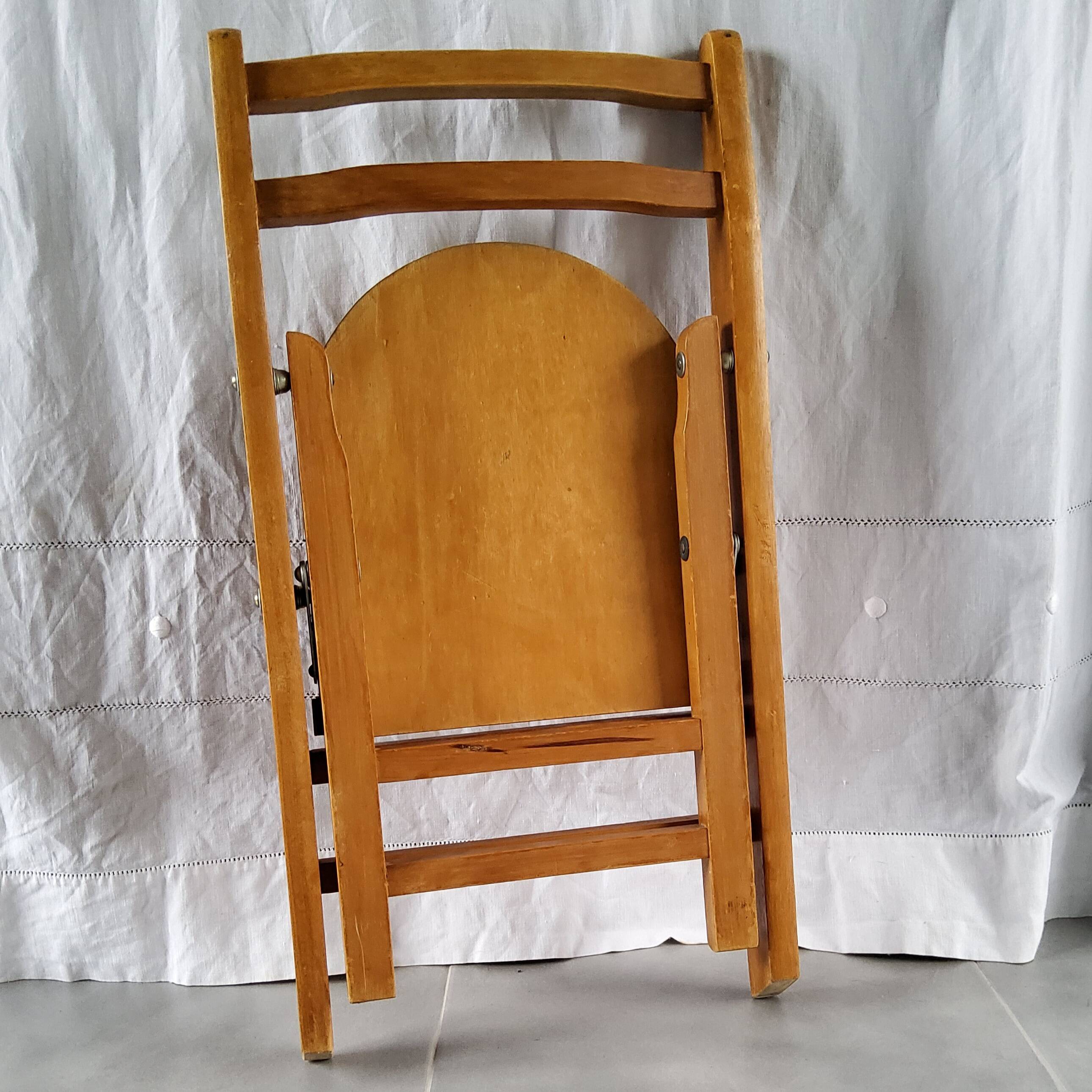 Children's folding chair