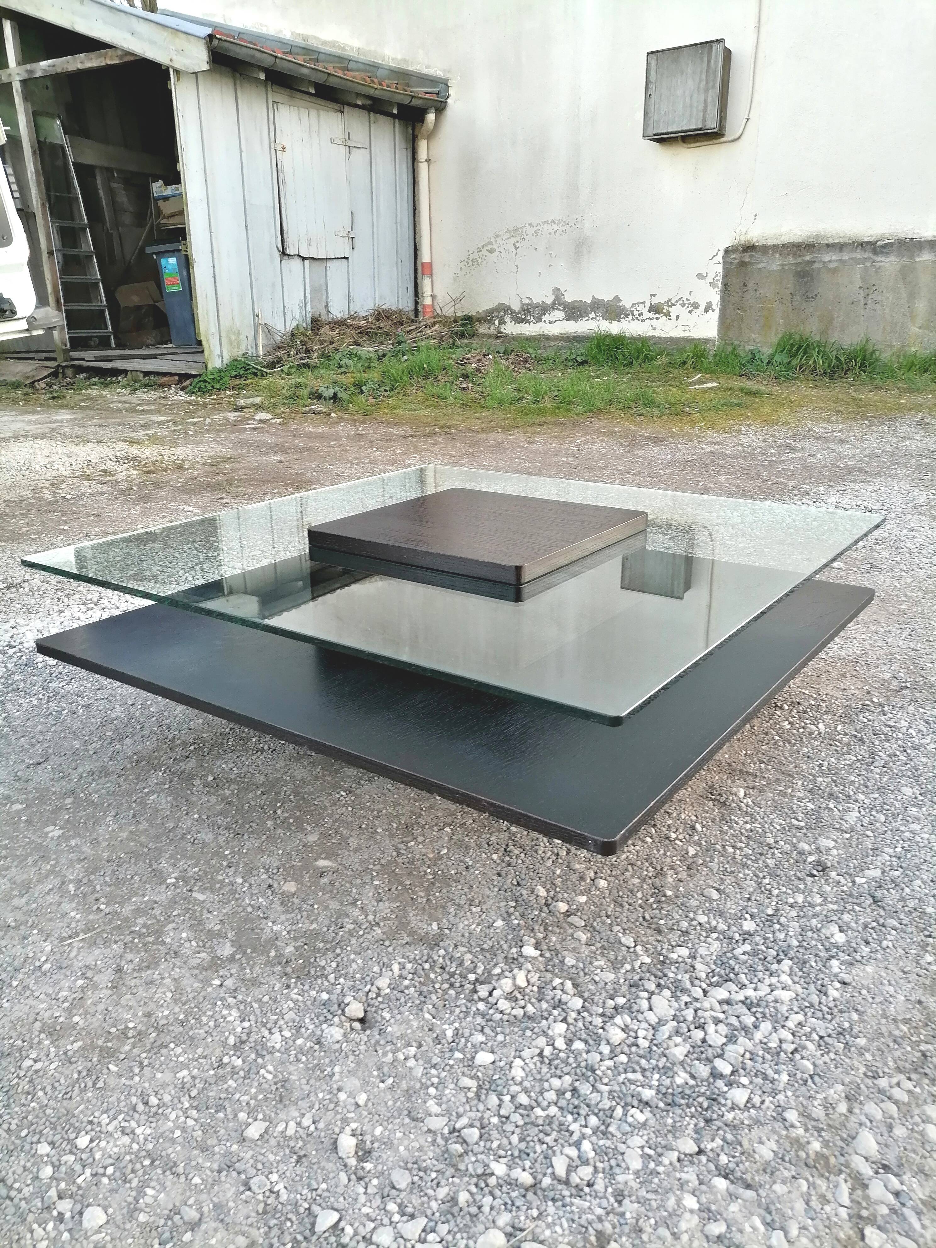 Table. Low square. Oak. And tempered glass. Koza.           Desing.   Angel.   Cerda