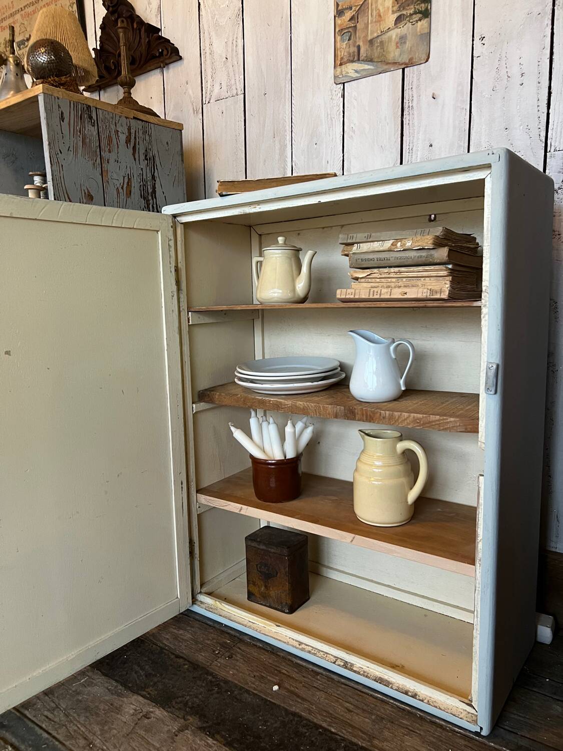 Small workshop furniture