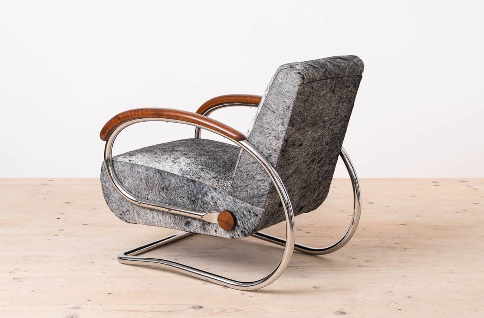 Iconic Armchair Model H221 designed by Jindřich Halabala for UP Závody