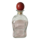 Carafe carrée avec son bouchon en bois de couleur rouge