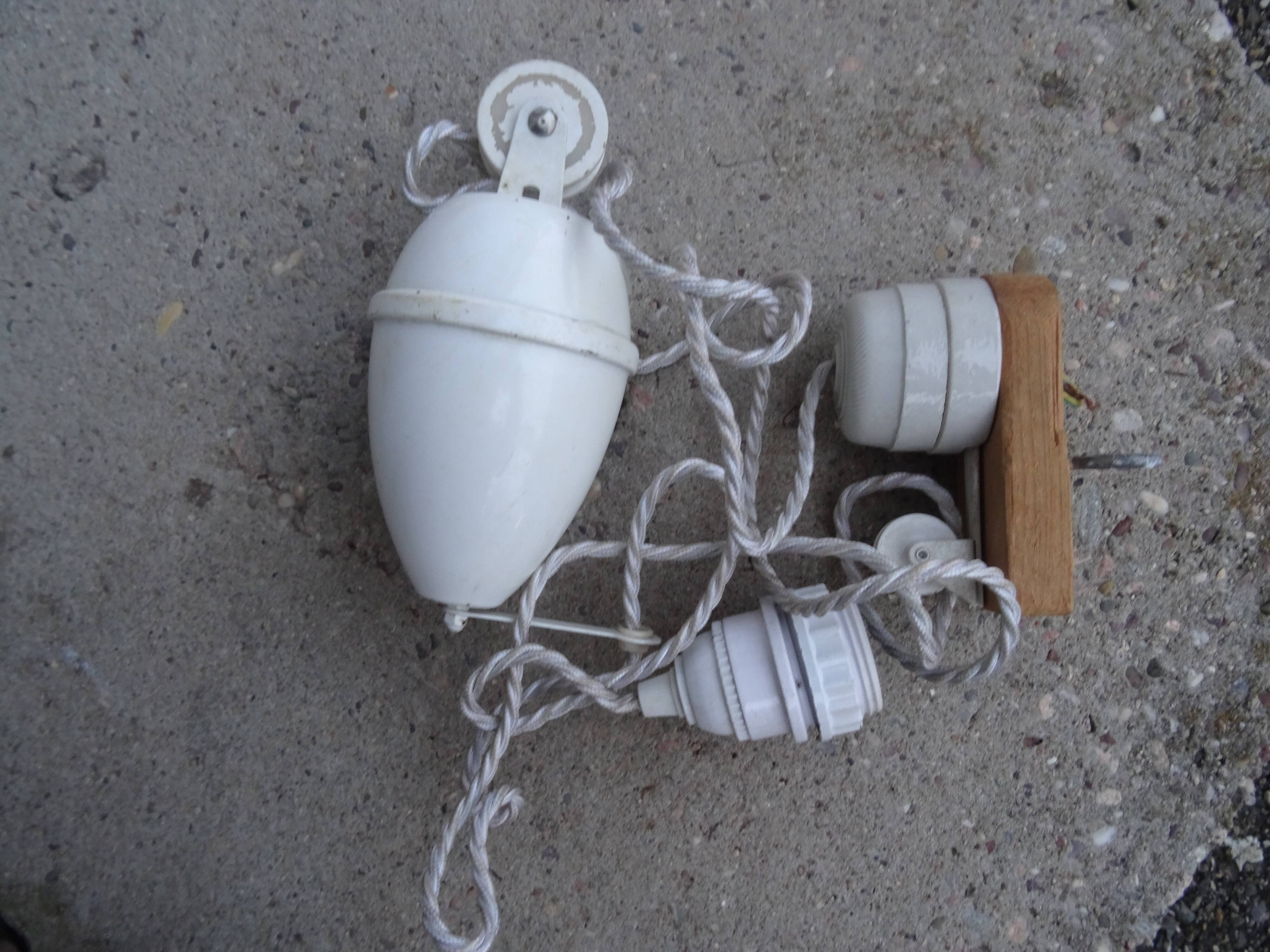 Porcelain hanging lamp