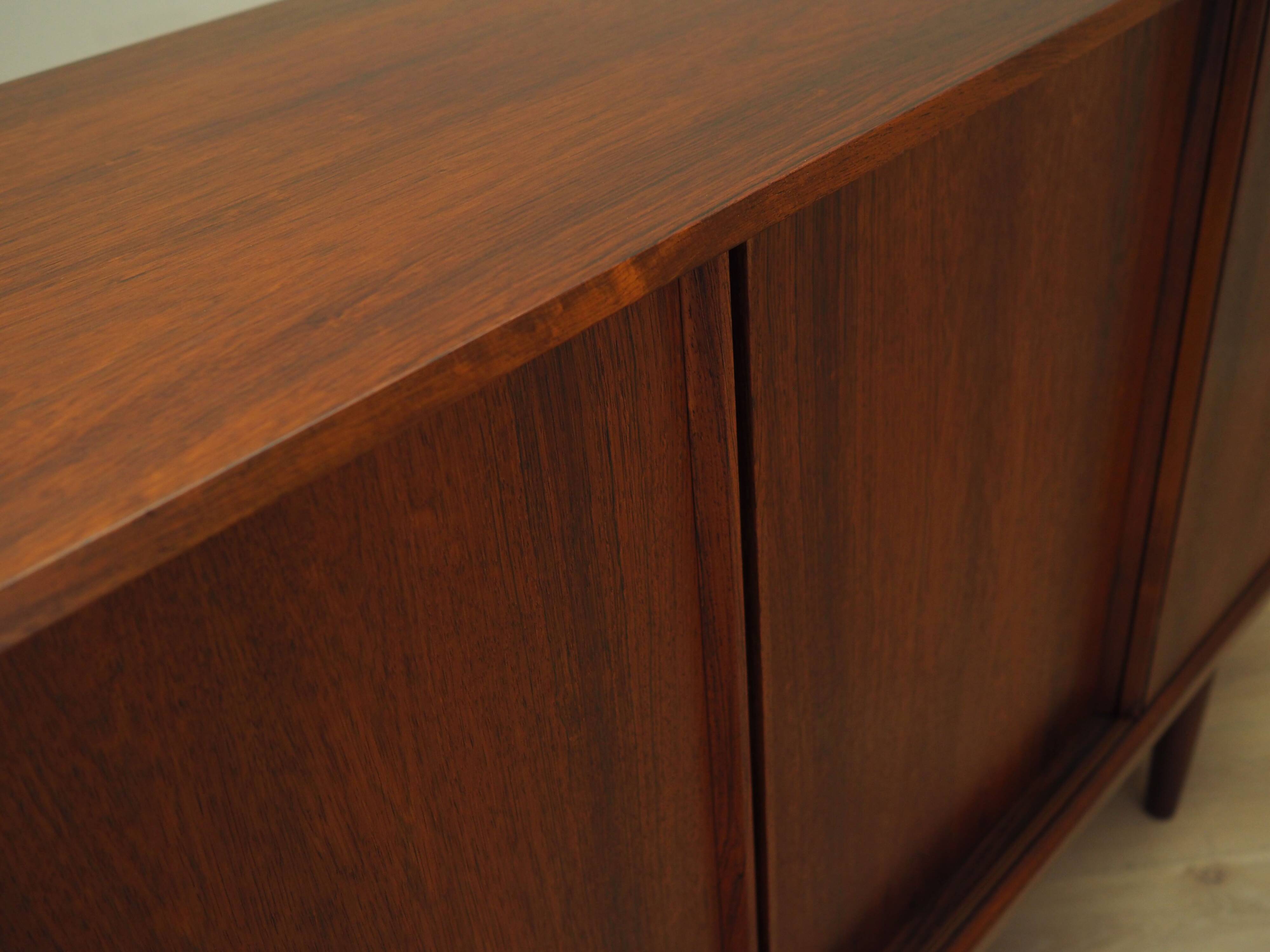 Buffet haut en palissandre, design danois, années 1970, production : Danemark