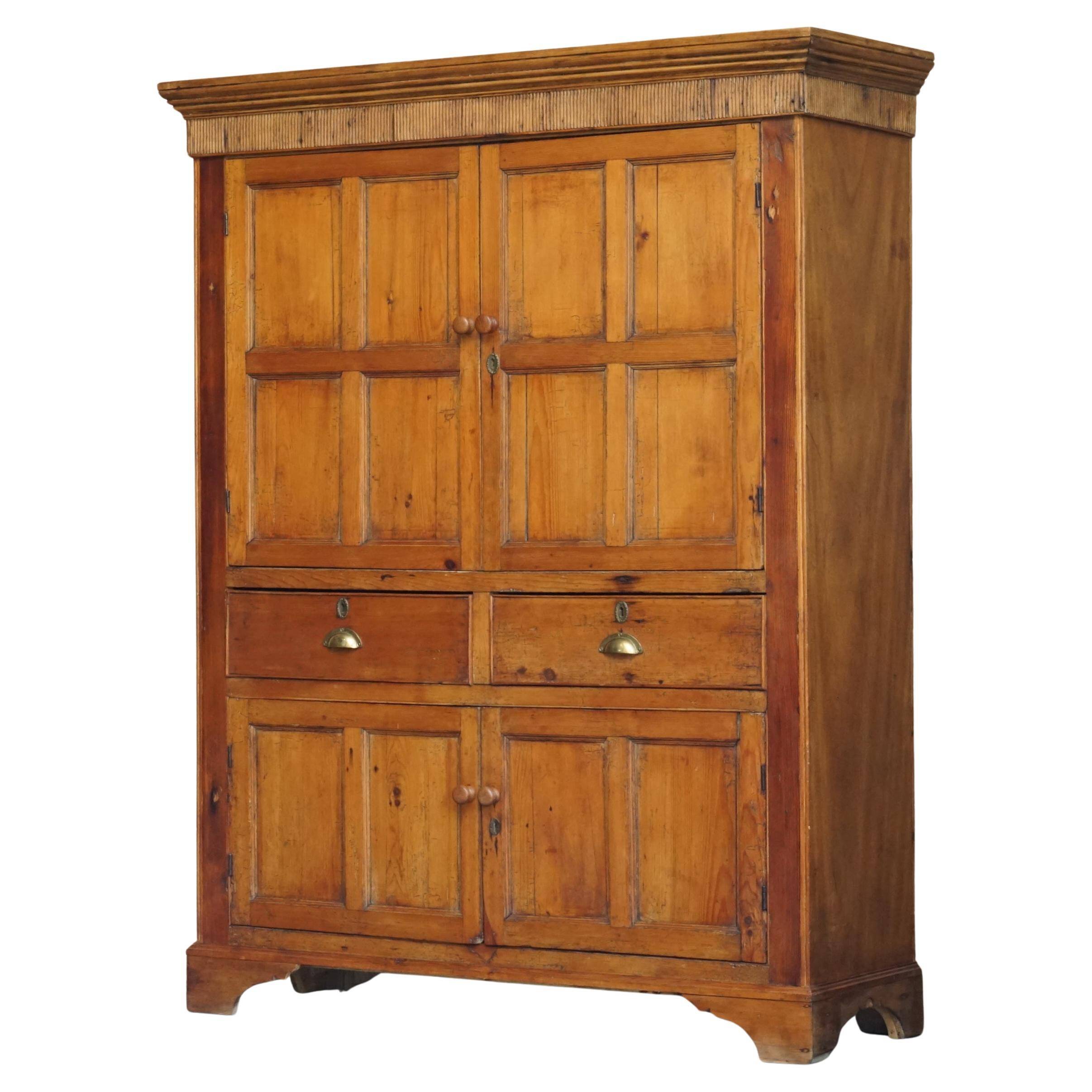 Armoire géorgienne en pin, environ 1780