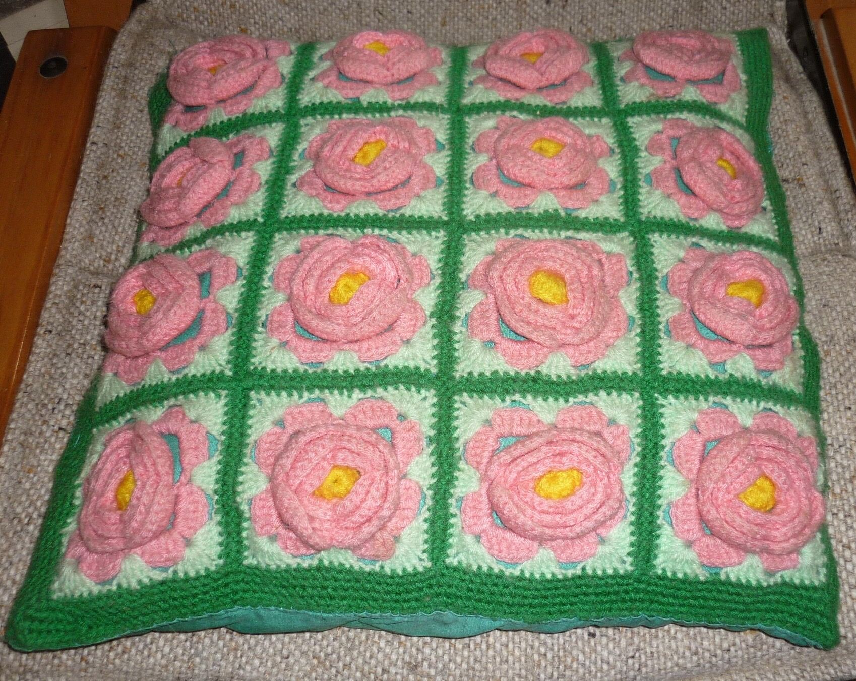 Cushion hook green pink yellow 40x40