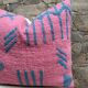 Coussin Kilim en laine berbère fait main : Coussin de sol marocain