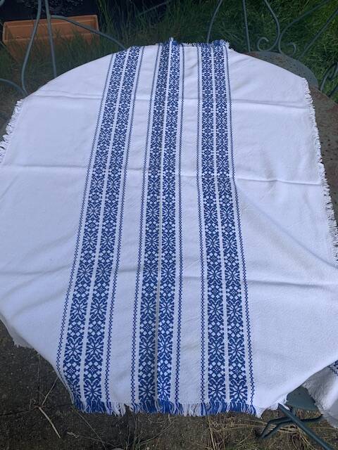Rectangular tea tablecloth and 6 napkins, made in France, Basque linen, white and blue, Vintage