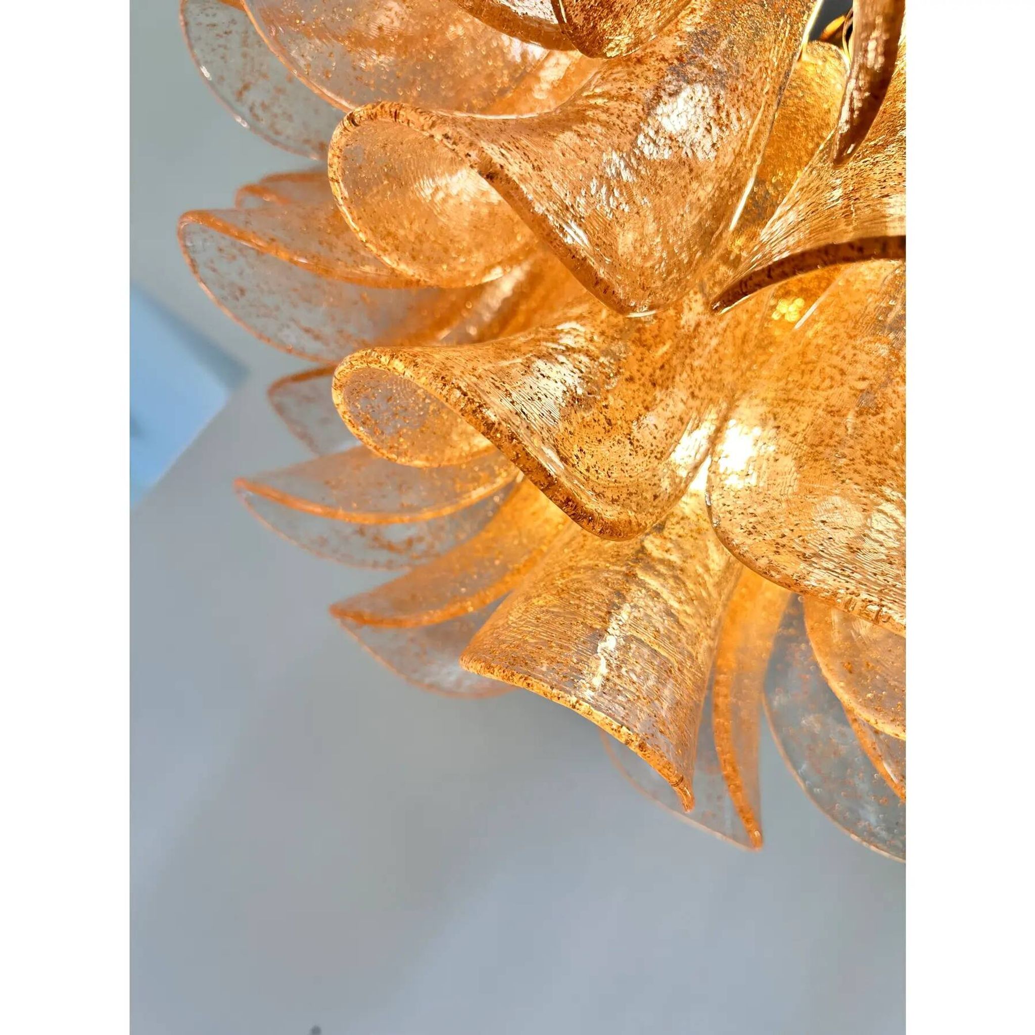 Contemporary Clear and Gold “Petali-Selle” Murano Glass Chandelier in Mazze