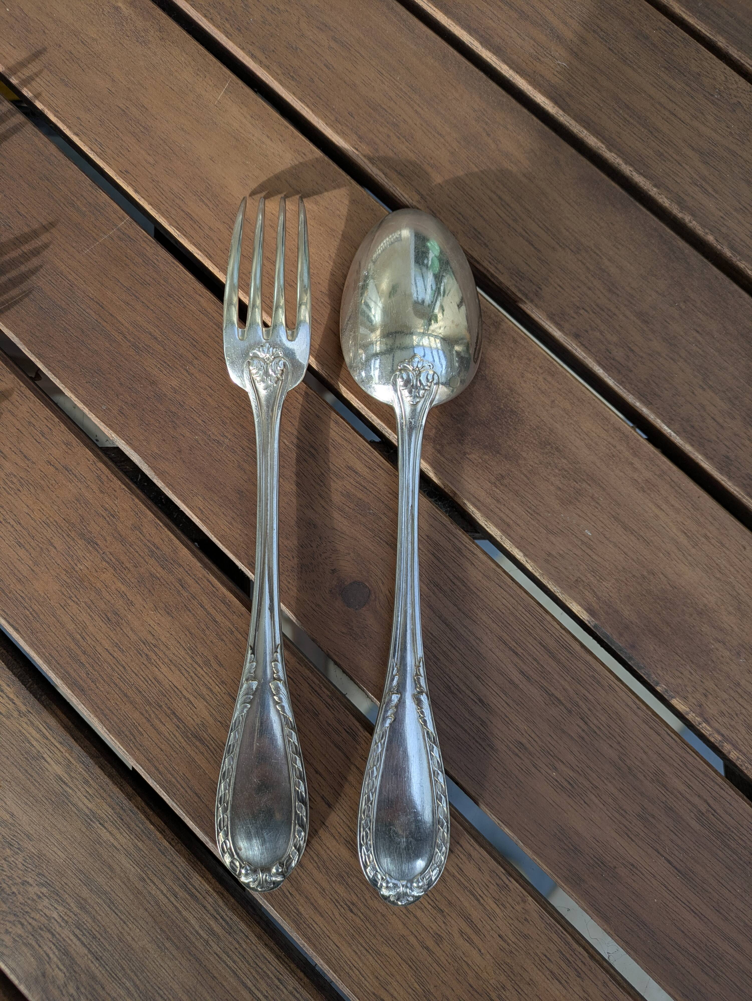 Set of 12 silver plated forks and 12 spoons 84g