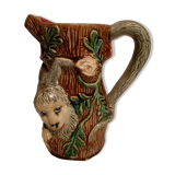 Monkey pitcher