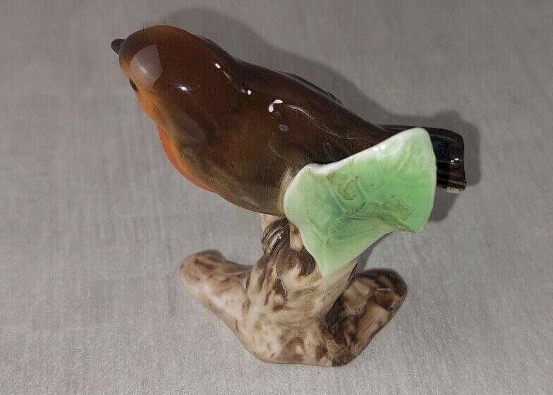 Antique porcelain figurine, robin bird / Rotkehlchen / Robin Goebel