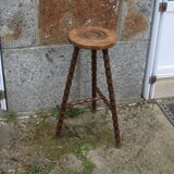 Tripod stool with bumped legs