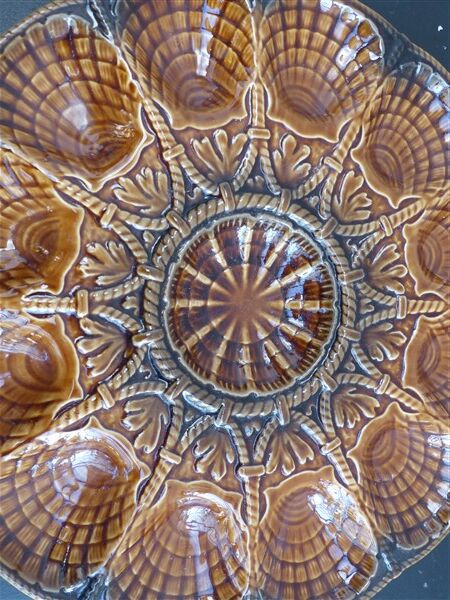 Sarreguemines barbotine shellfish dish