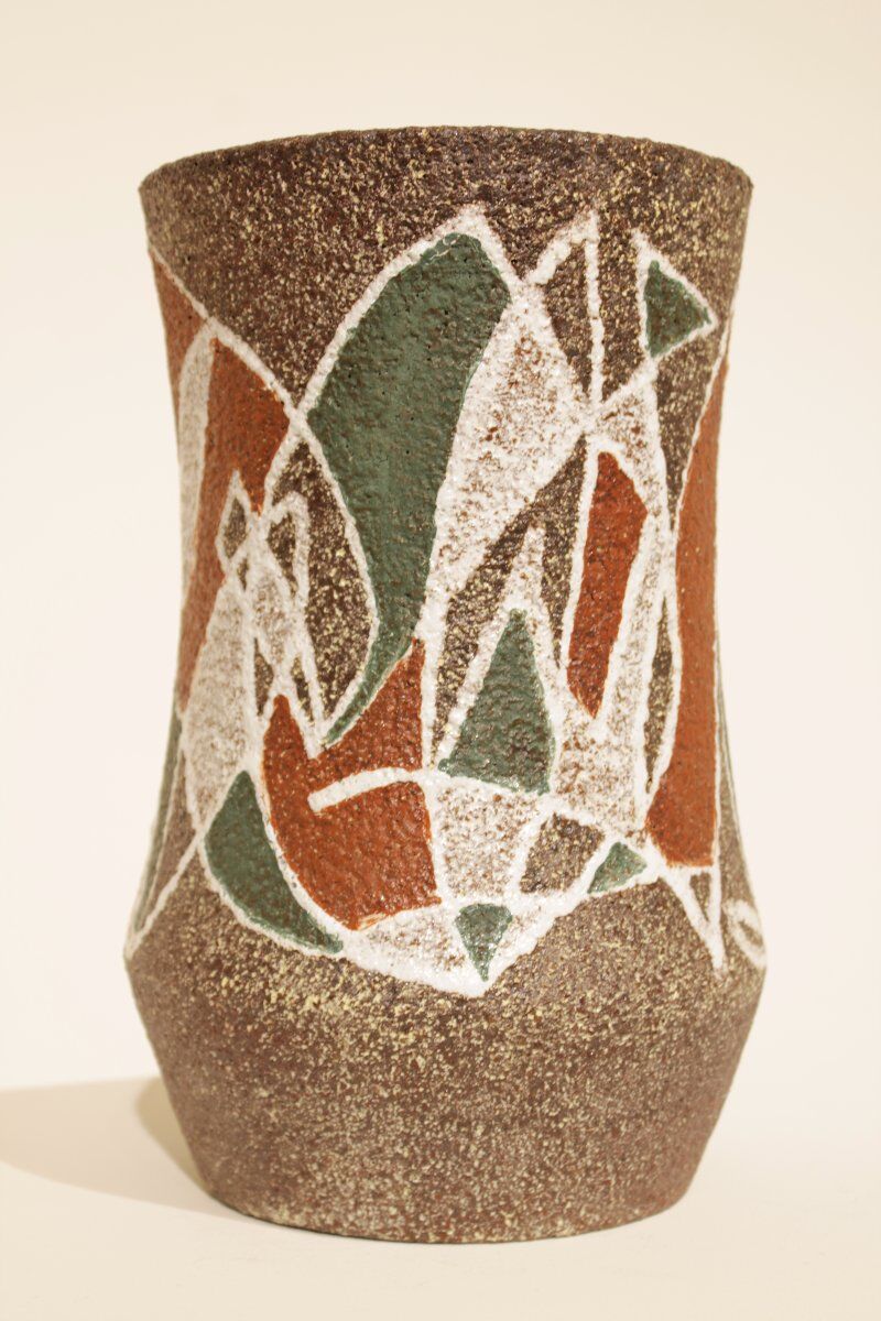 Vase with modernist/primitive art decoration - Accolay pottery
