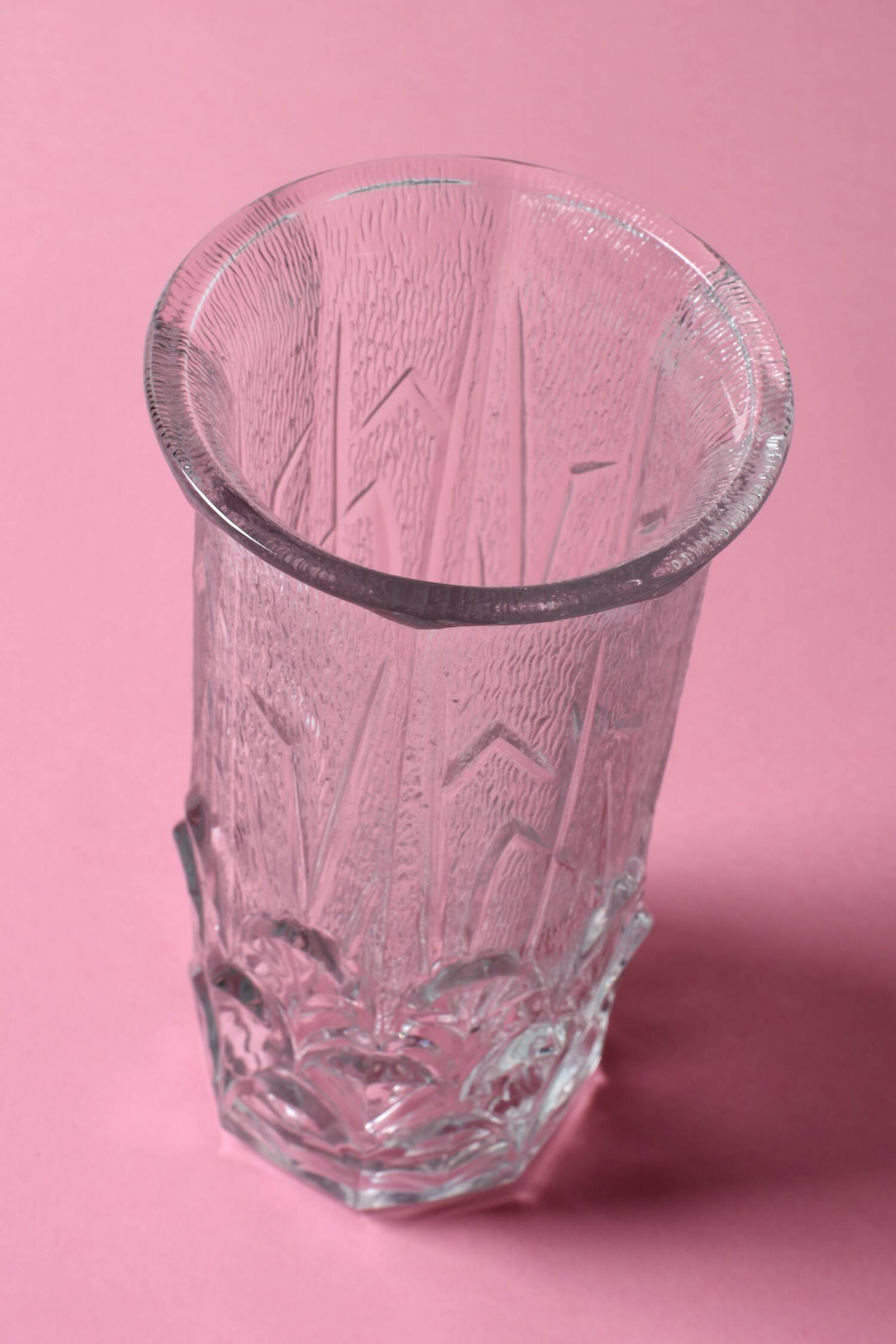 Mid-Century Textured Glass Vase: Fidenza Italian Leaf Pattern, 1970s