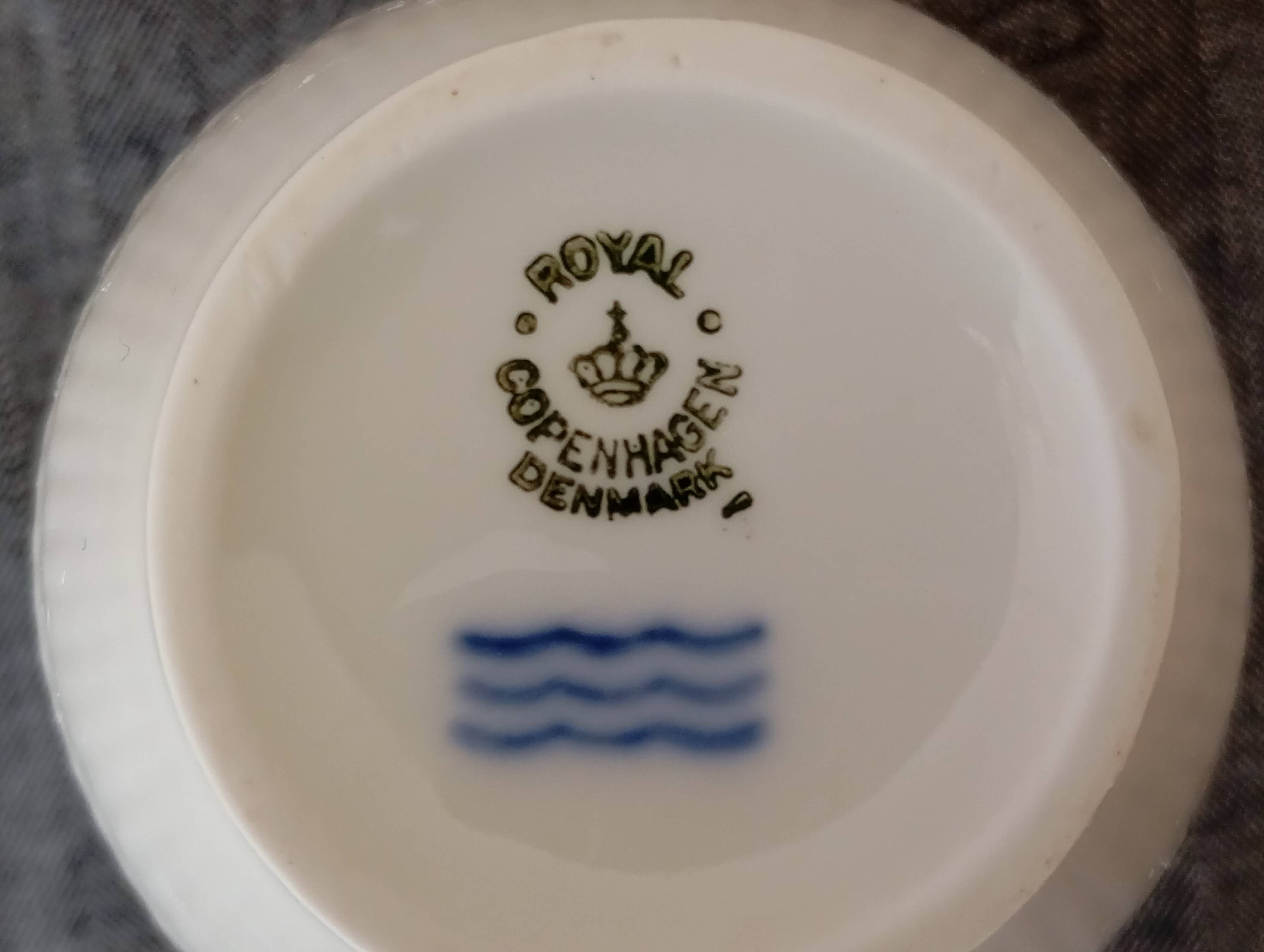 Covered sugar bowl and cream jug Royal Copenhagen 'White Fluted Half Lace'