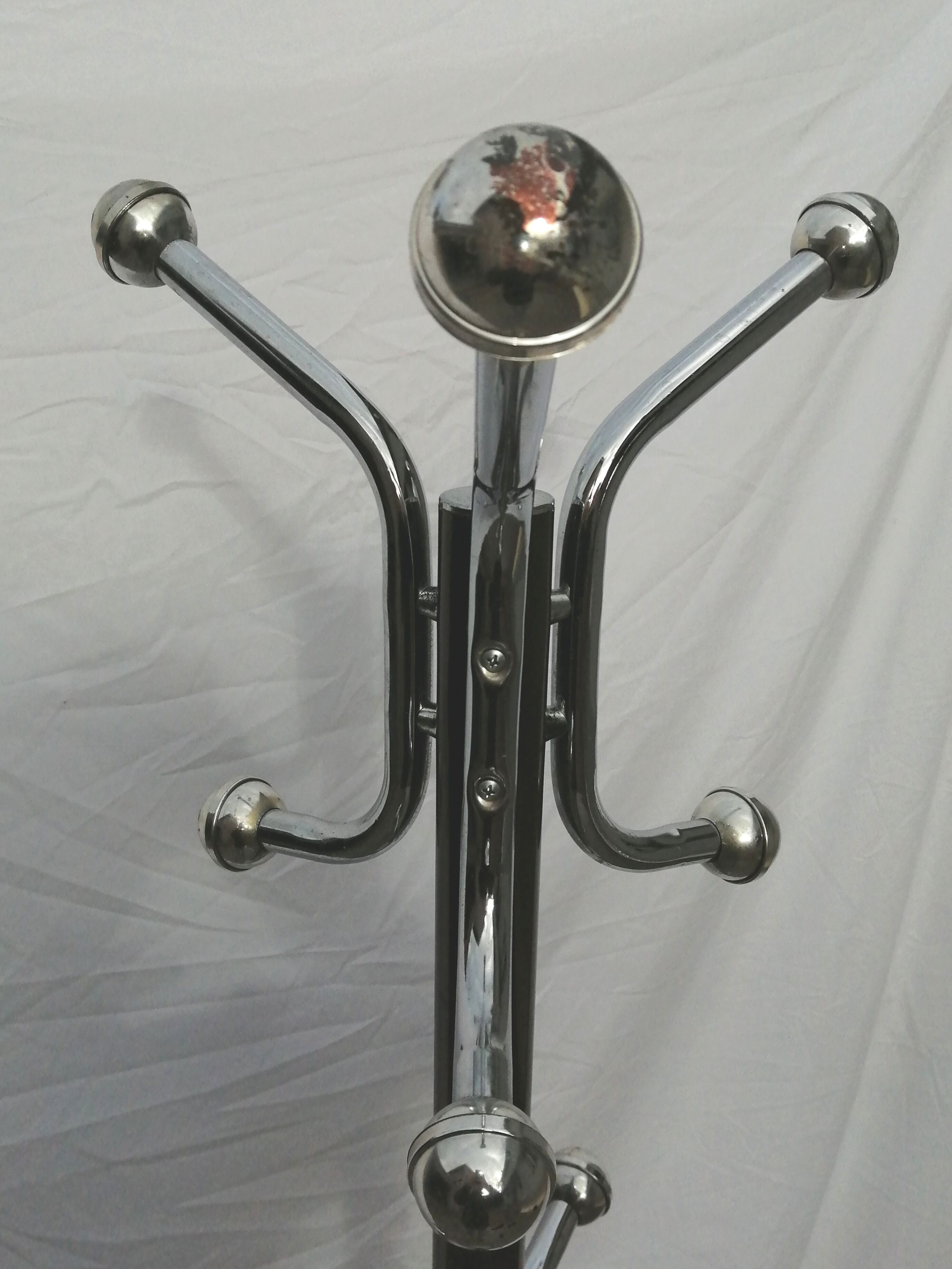 1960 chrome and brown parrot coat rack, 8 balls, marble base