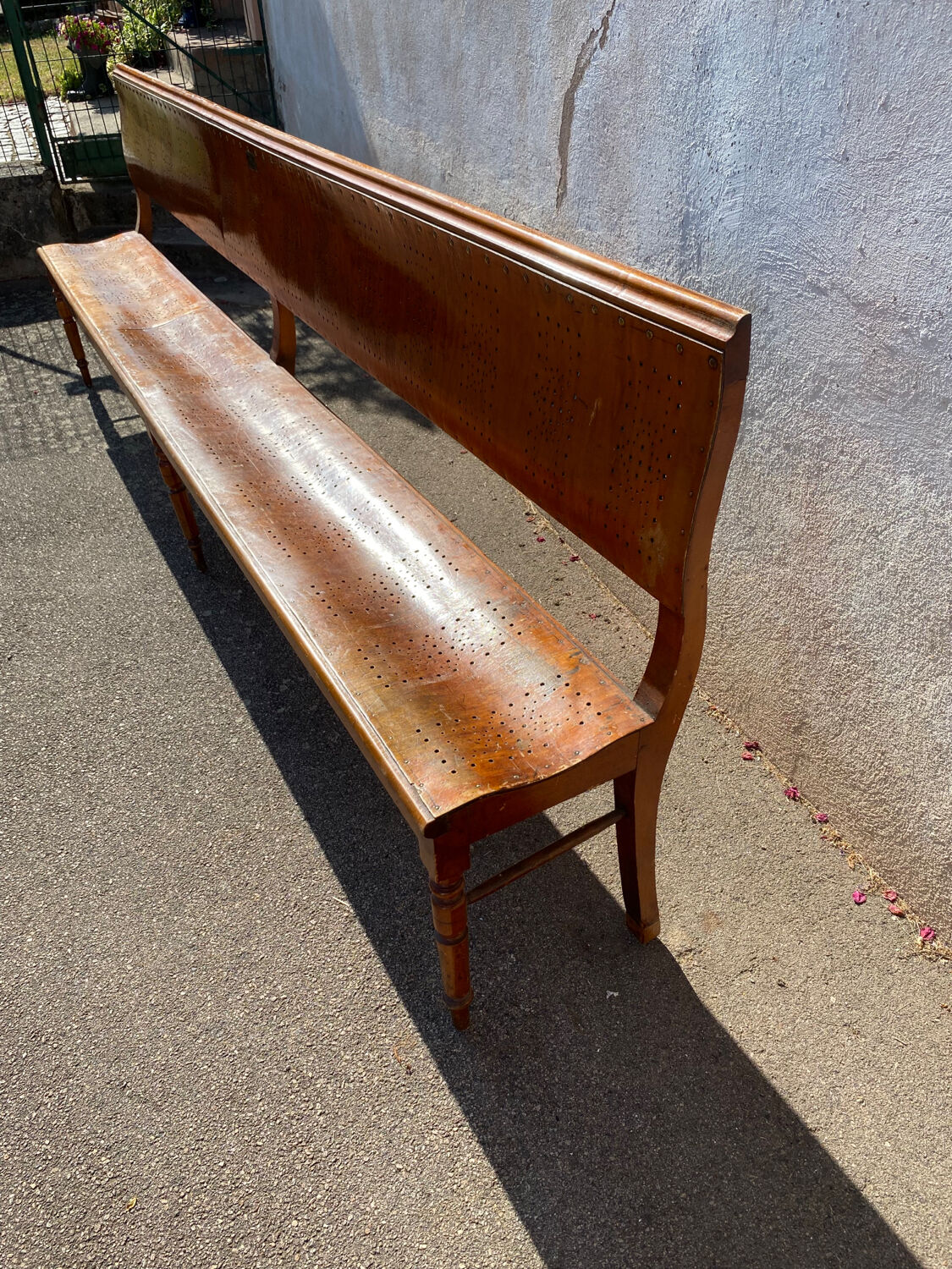 Vaucant bistro bench