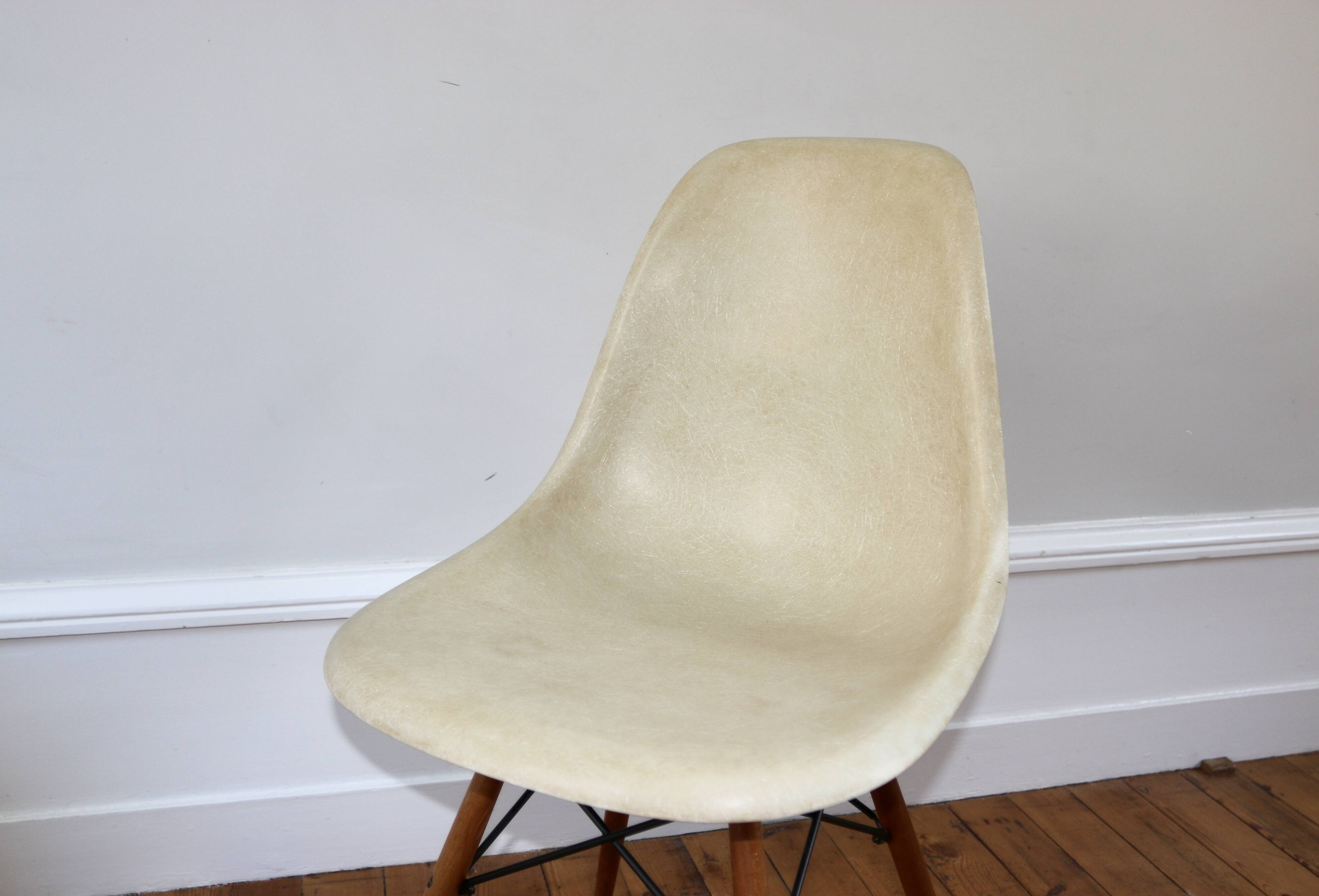 Chaise Eames DSW Herman Miller Mobilier International 1960