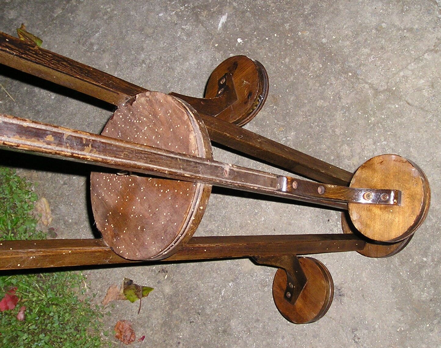 5 shelves of the 1950s harness