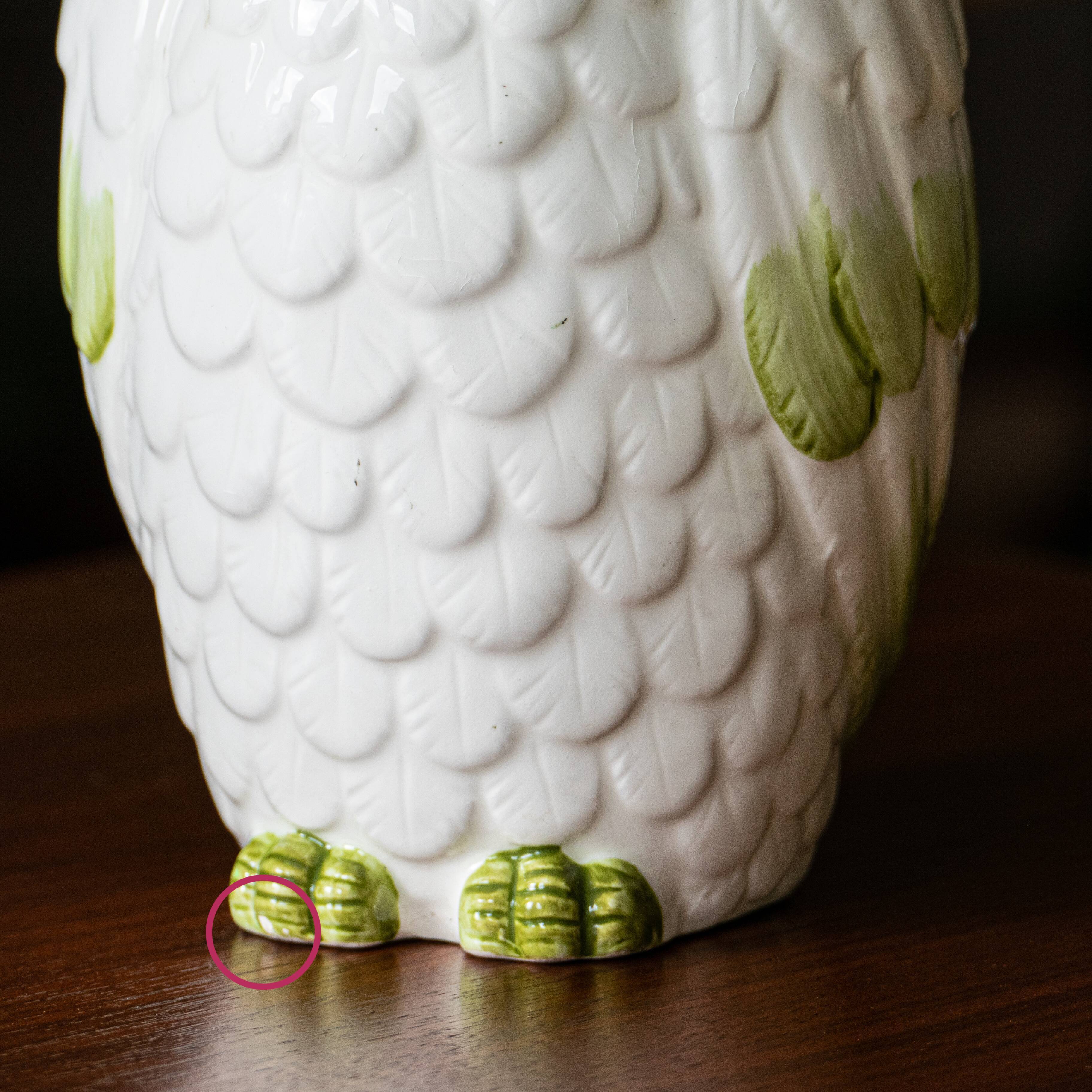 Pretty old decanter in owl / owl slurry