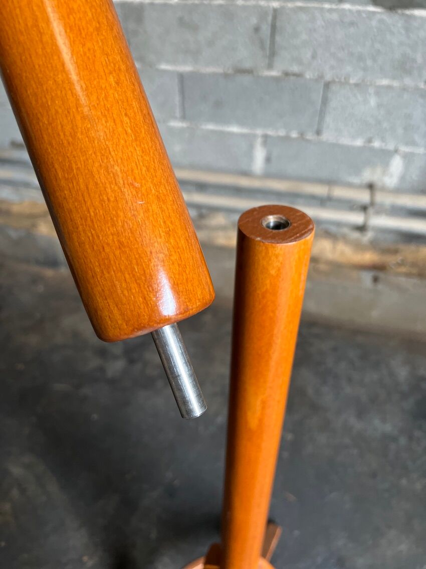 Baumann parrot coat rack
