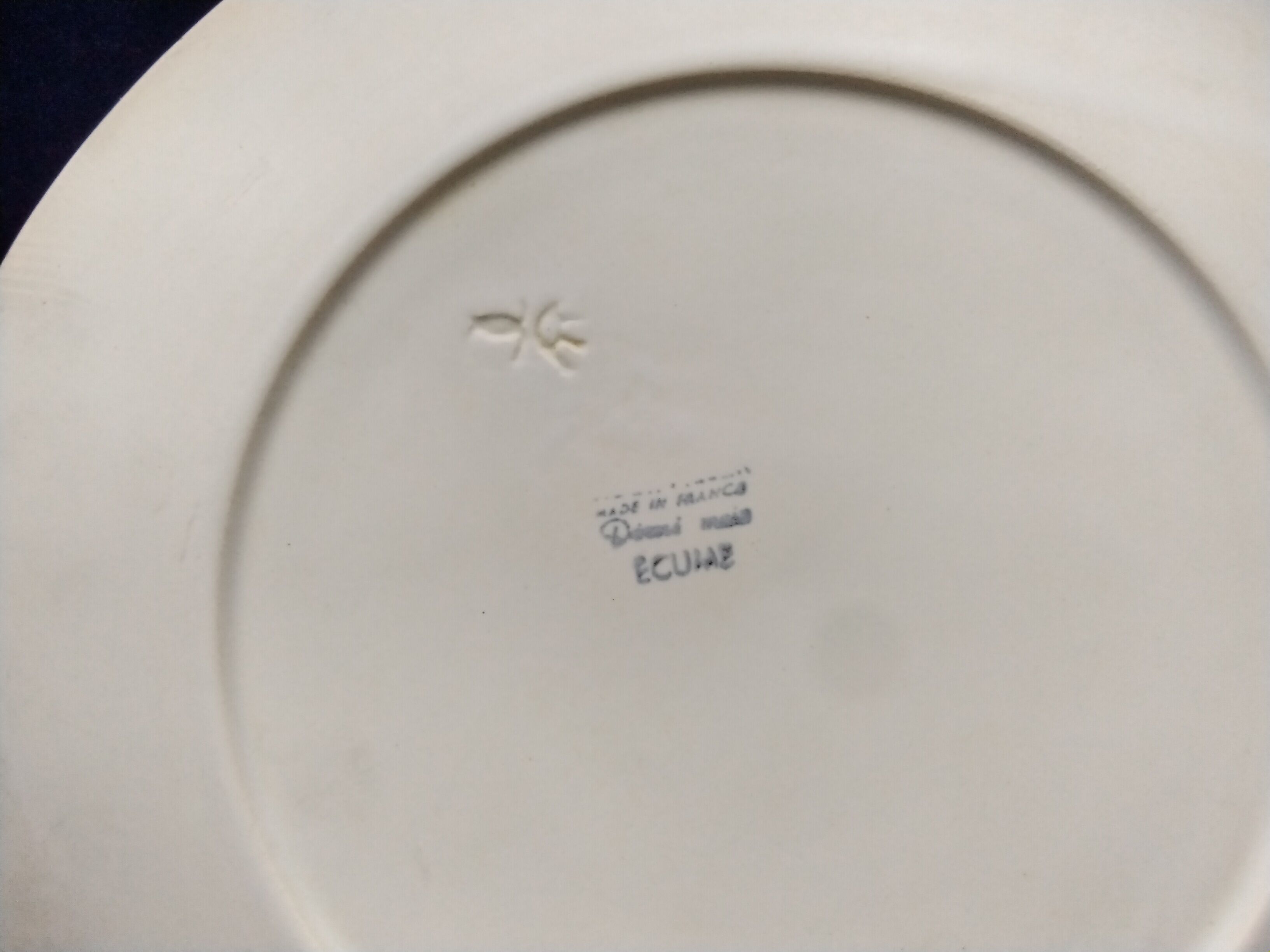 6 flat ceramic plates from Niderviller Foam model
