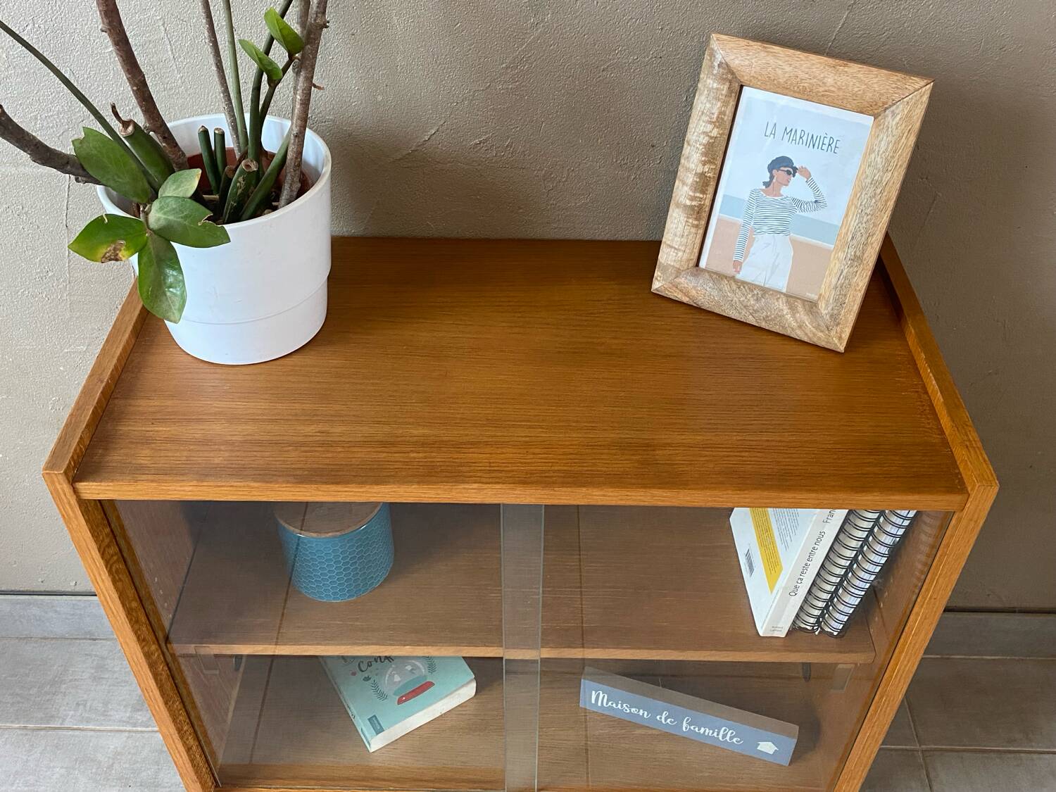 Vintage display cabinet (or TV cabinet)