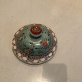 Chantilliy porcelain pot