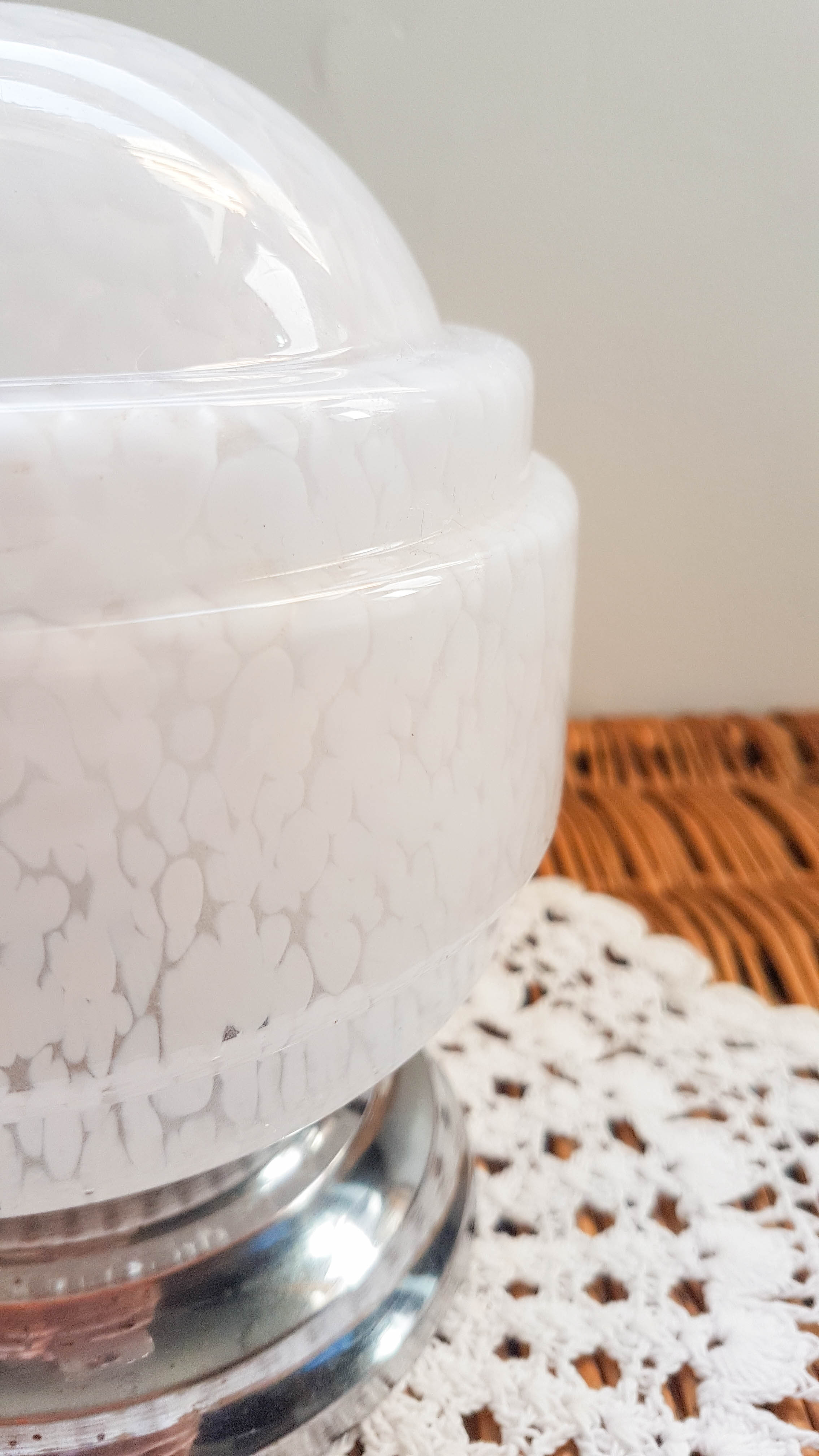 Lamp to lay vintage opaline white Clichy glass
