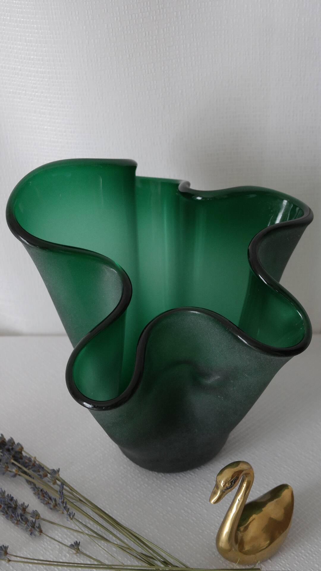 Vintage Italian blown glass handkerchief vase