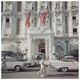 Slim Aarons – Photographie « Entrée de l'hôtel Carlton, Cannes 1958 »