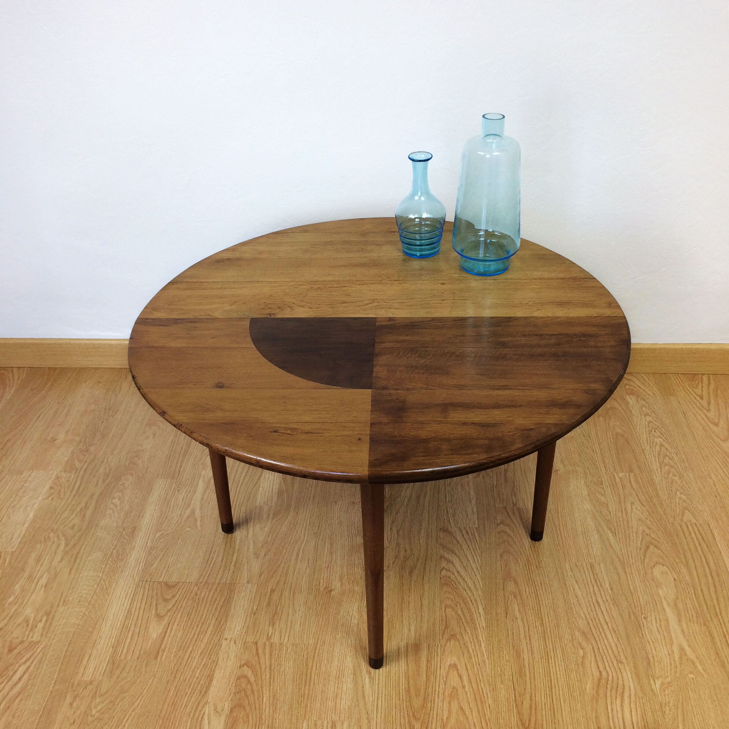 Low table in oak