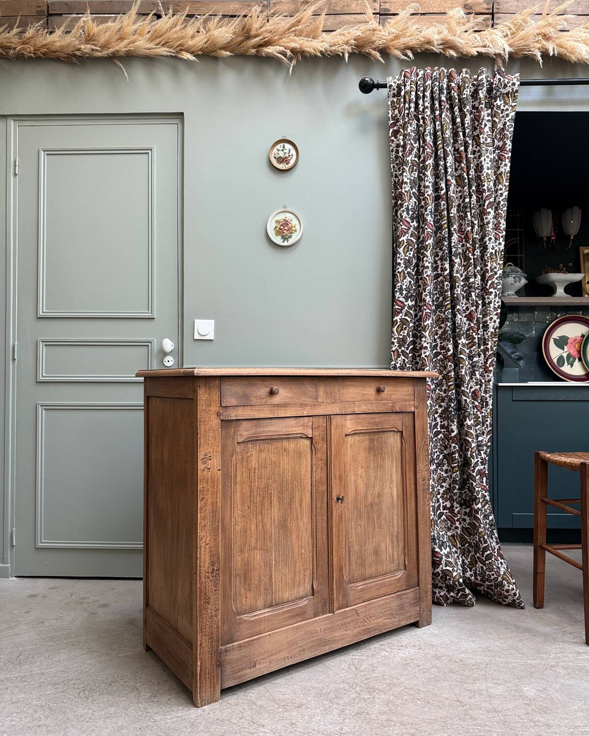 Parisian buffet (renovated)