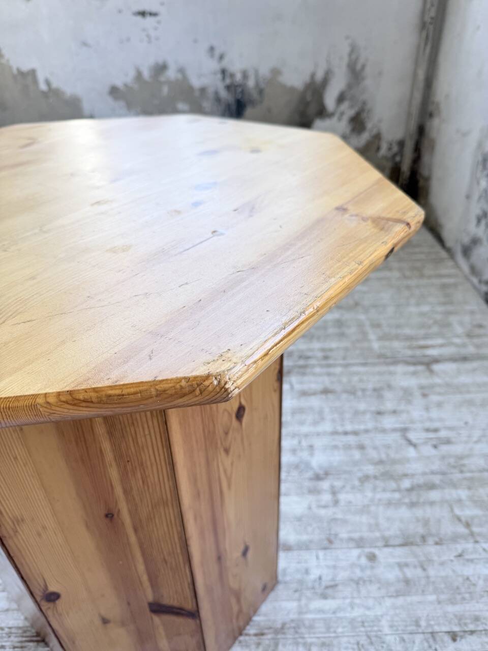 Hexagonal console table guéridon Regain pine 1970