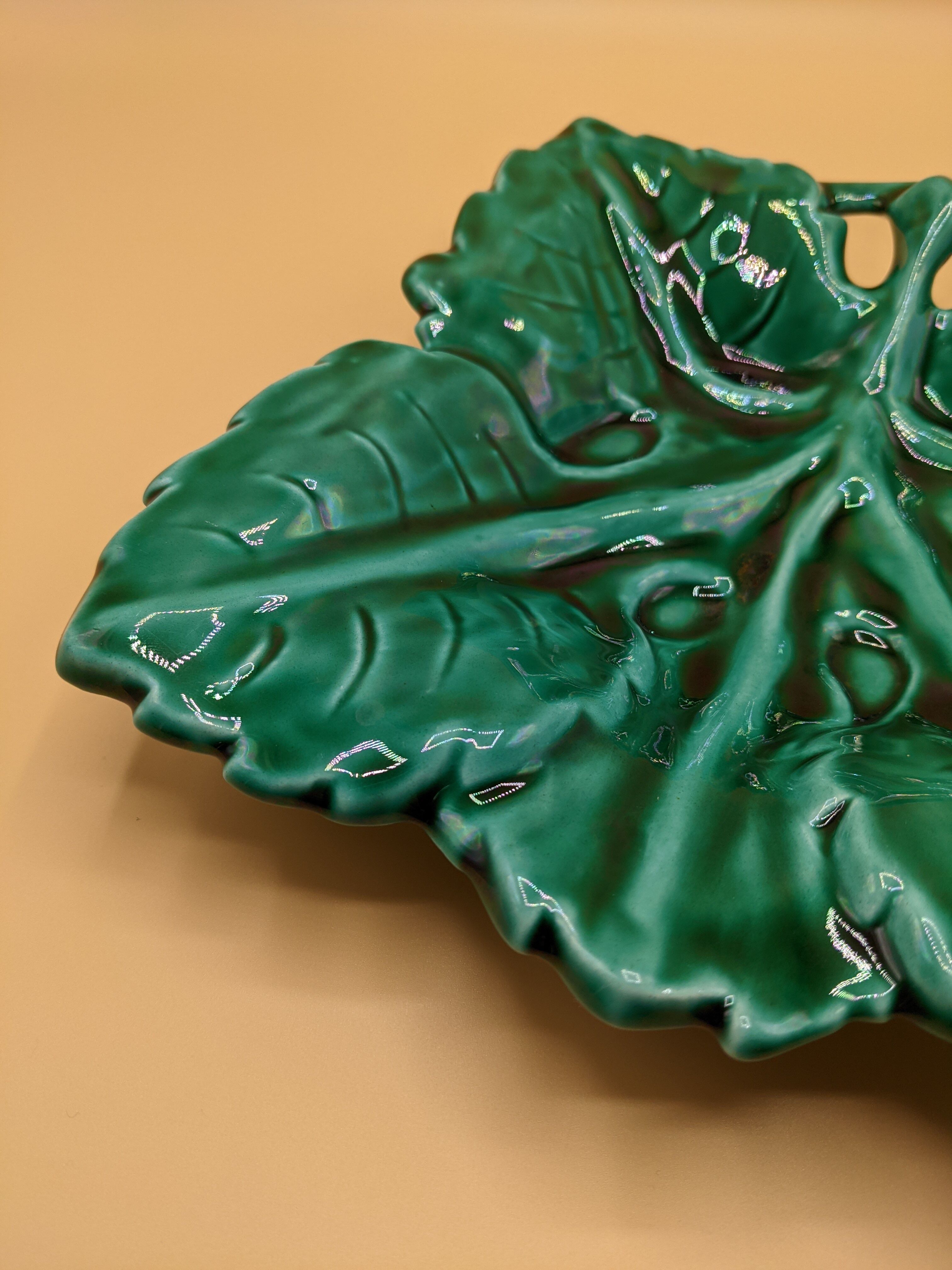 Square dish, french royal barbotine leaf