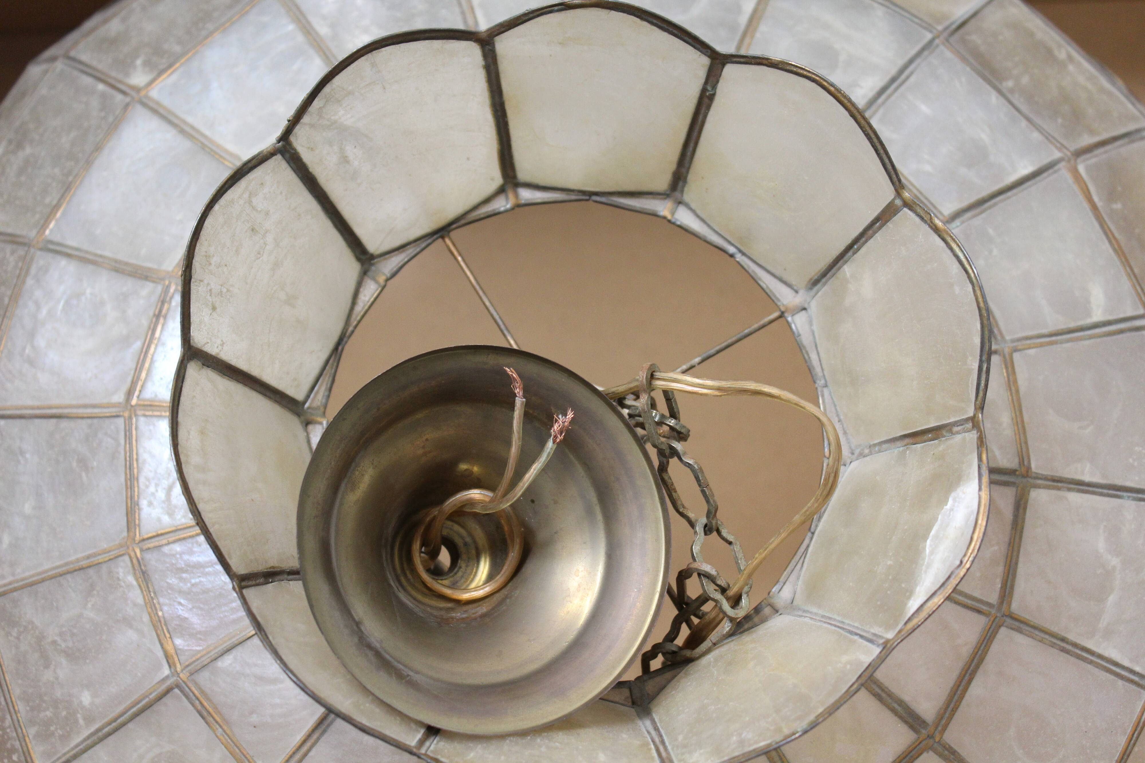 Mother-of-pearl shell pendant light Floral decor