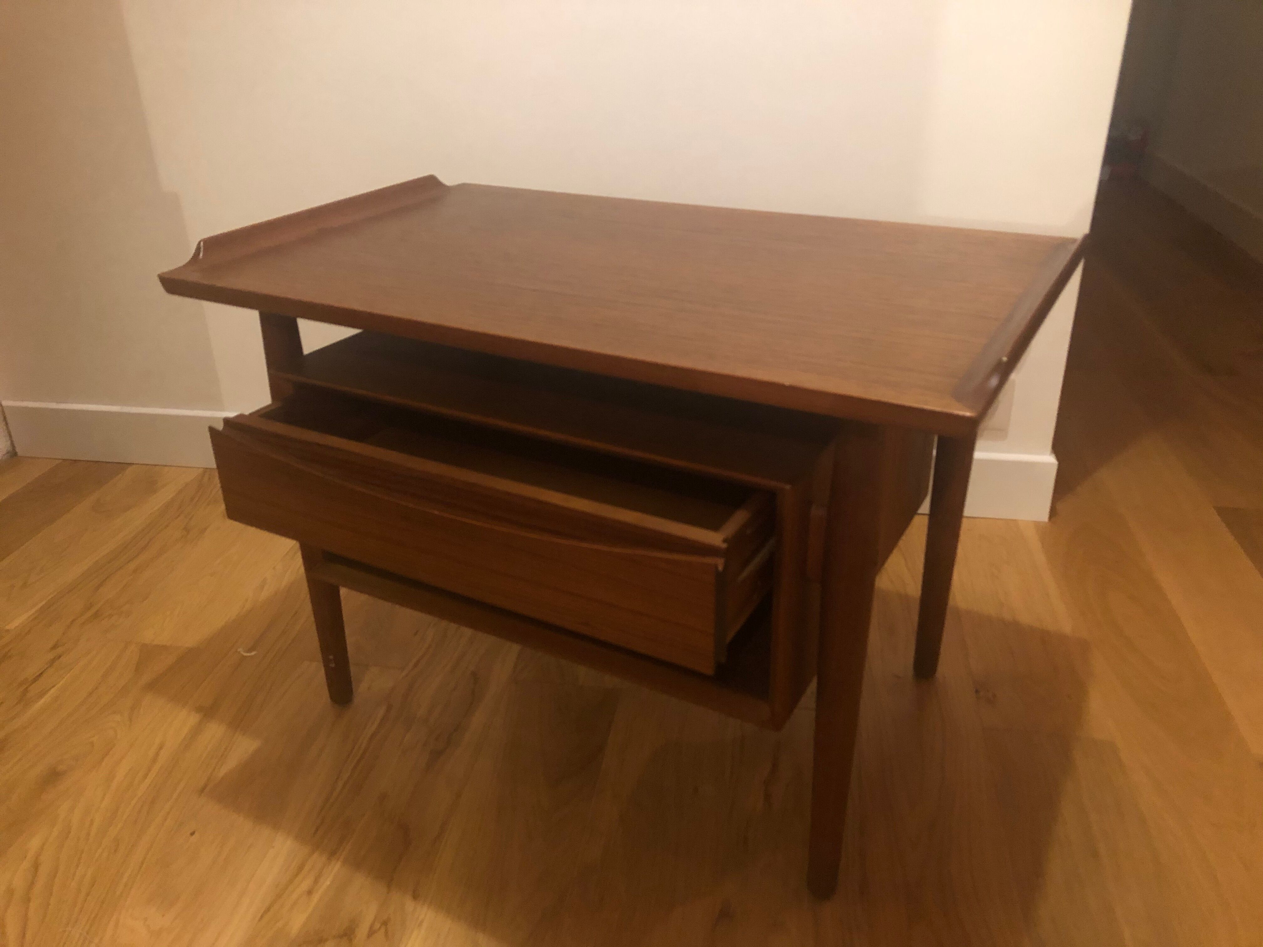 Arne Vodder side table