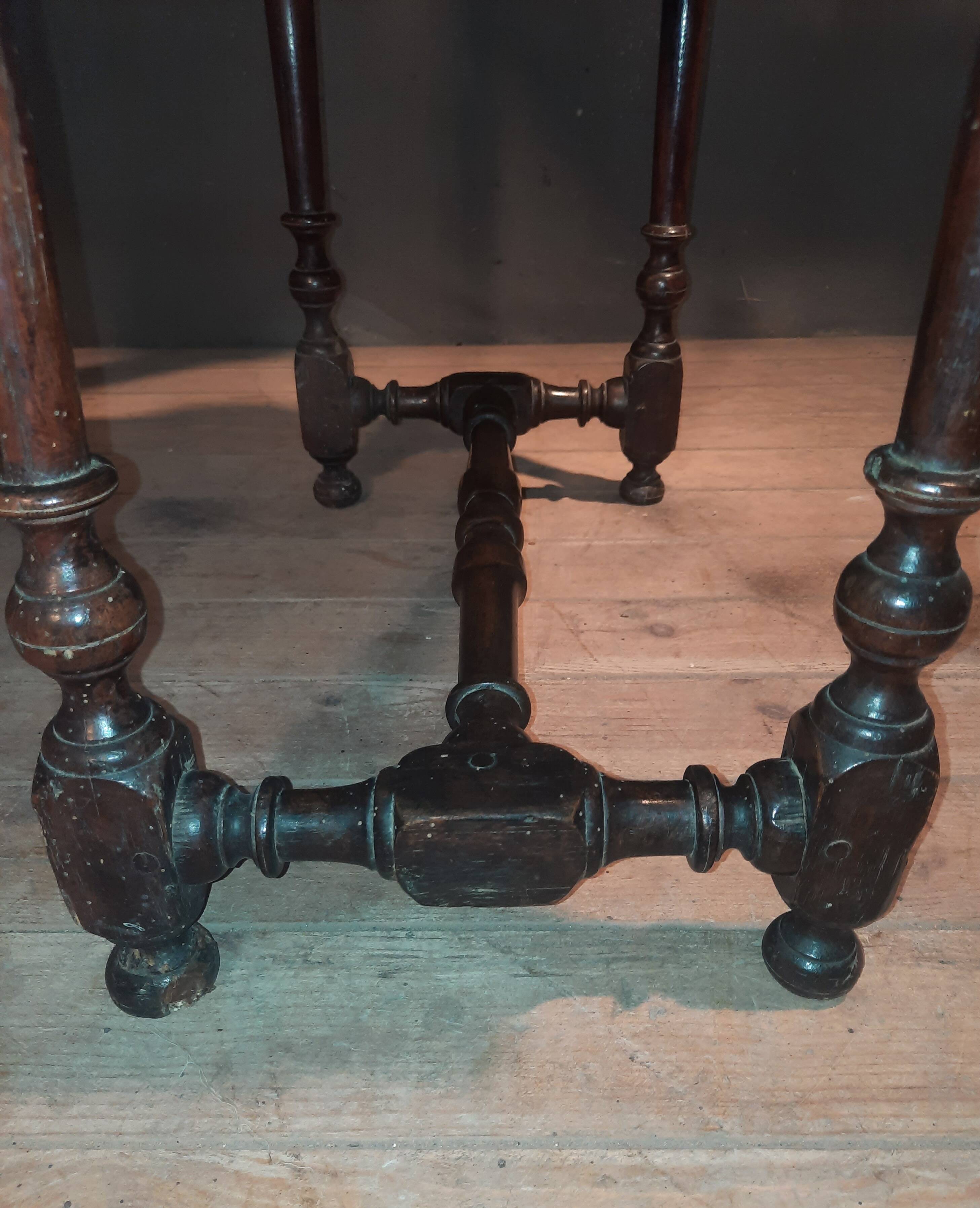 Rectangular side table from the eighteenth century.